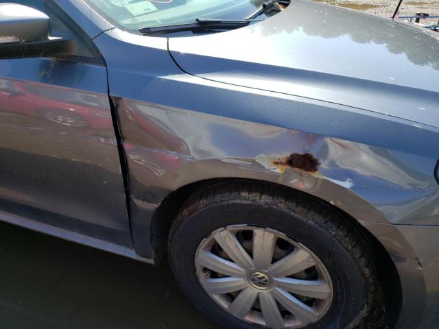 Photo 9 from auction – 2013 VOLKSWAGEN PASSAT S with VIN 1VWAP7A3XDC067577