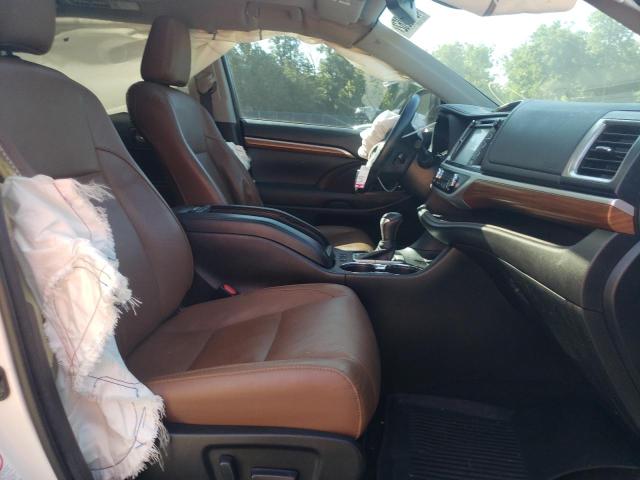 Photo 5 from auction – 2017 TOYOTA HIGHLANDER with VIN 5TDDZRFH3HS464532