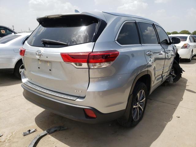 Photo 4 from auction – 2017 TOYOTA HIGHLANDER with VIN 5TDKZRFH7HS522214