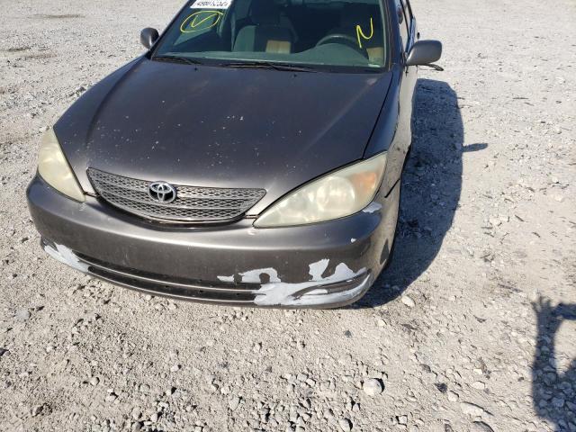 Photo 9 from auction – 2004 TOYOTA CAMRY LE with VIN 4T1BE32K64U859517