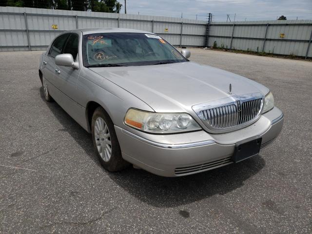 LINCOLN TOWN CAR E 2003 with VIN 1LNHM81W63Y627585 - Photo from auction