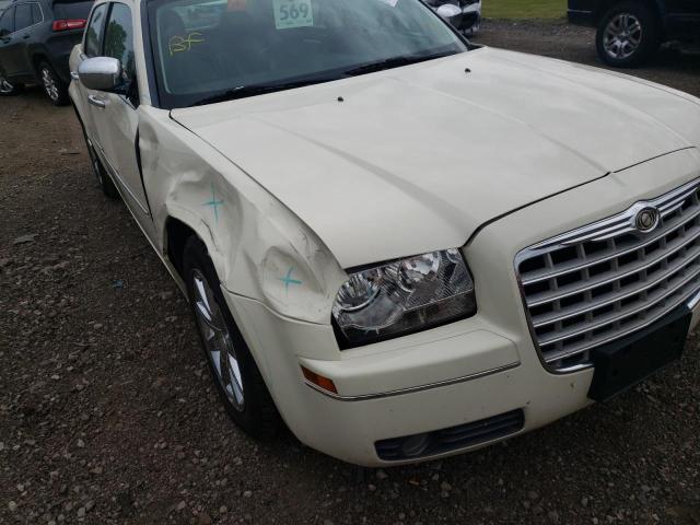 Photo 9 from auction – 2010 CHRYSLER 300 TOURIN with VIN 2C3CA5CV4AH221746