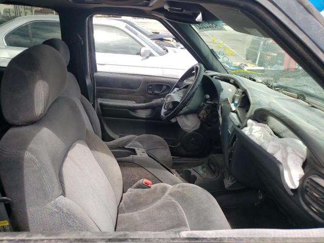 Photo 5 from auction – 2000 CHEVROLET BLAZER with VIN 1GNDT13W0Y2271100