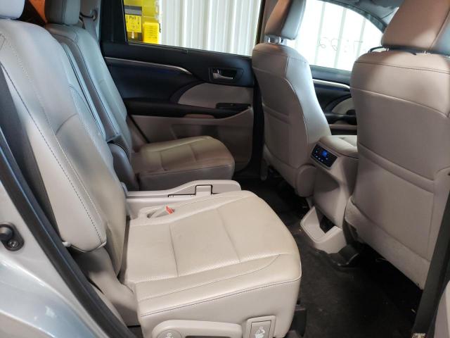 Photo 6 from auction – 2017 TOYOTA HIGHLANDER with VIN 5TDYZRFH3HS232773