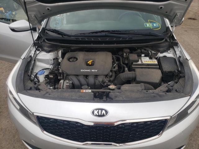 Photo 7 from auction – 2018 KIA FORTE LX with VIN 3KPFK4A75JE239088