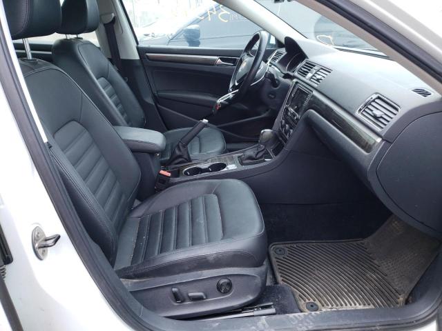 Photo 5 from auction – 2017 VOLKSWAGEN PASSAT SEL with VIN 1VWCT7A30HC033397