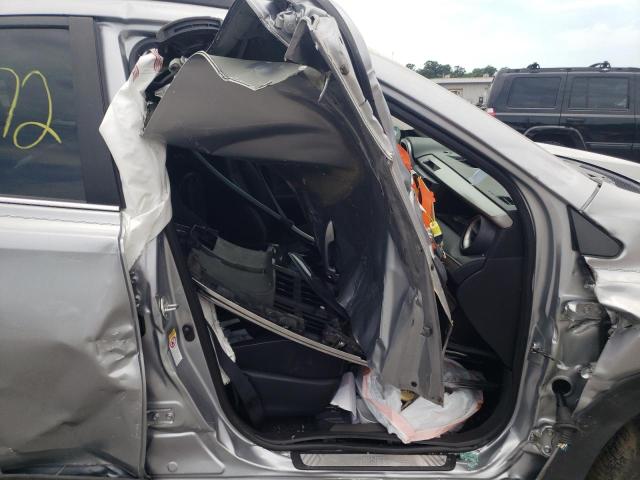 Photo 5 from auction – 2018 TOYOTA RAV4 with VIN 2T3RFREV3JW715477