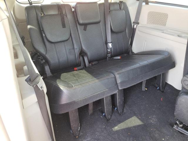 Photo 9 from auction – 2016 CHRYSLER TOWN & COU with VIN 2C4RC1BG8GR286646