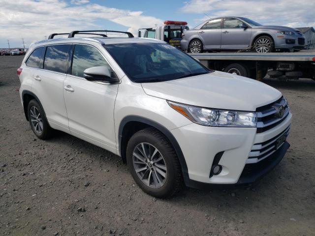 TOYOTA HIGHLANDER 2018 z numerem VIN 5TDJZRFH7JS560785 - Zdjęcie z aukcji