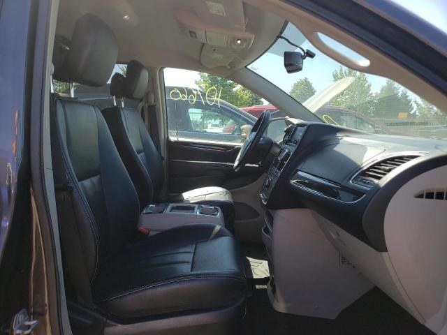 Photo 5 from auction – 2016 CHRYSLER TOWN & COU with VIN 2C4RC1BG2GR199406