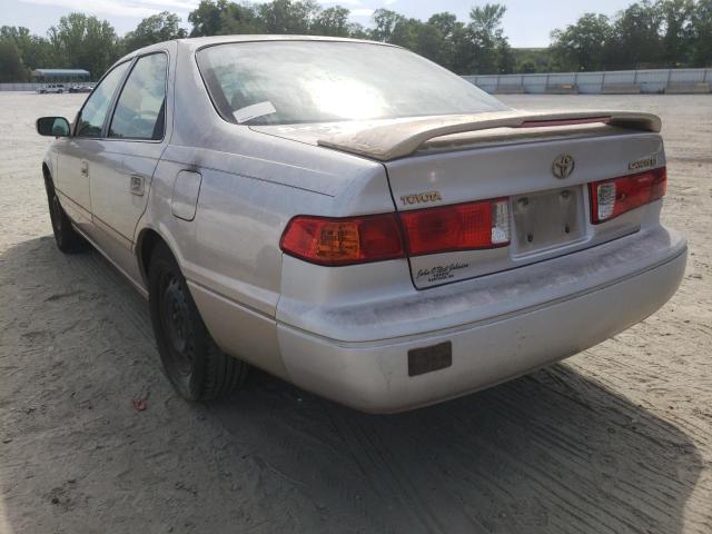 Photo 3 from auction – 2000 TOYOTA CAMRY CE with VIN 4T1BG22K8YU962691