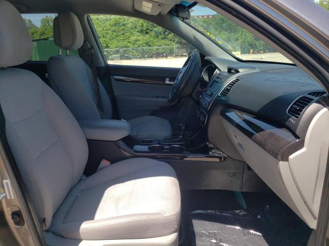 Photo 5 from auction – 2015 KIA SORENTO LX with VIN 5XYKTDA73FG658692
