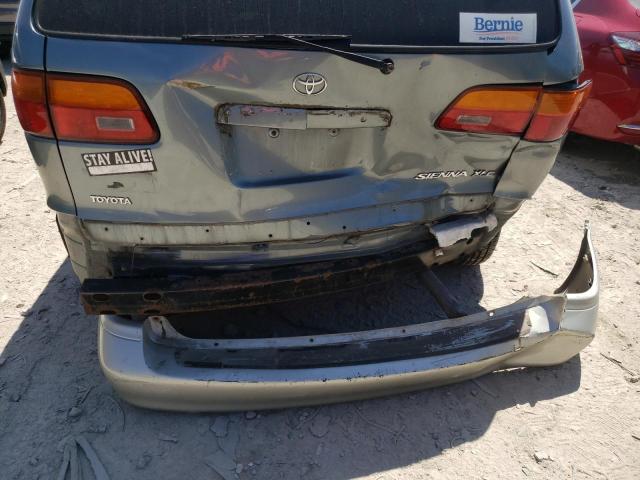 Photo 9 from auction – 2000 TOYOTA SIENNA with VIN 4T3ZF13C1YU294209