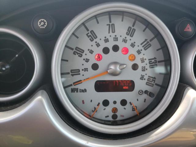Photo 8 from auction – 2006 MINI COOPER with VIN WMWRC335X6TK63849