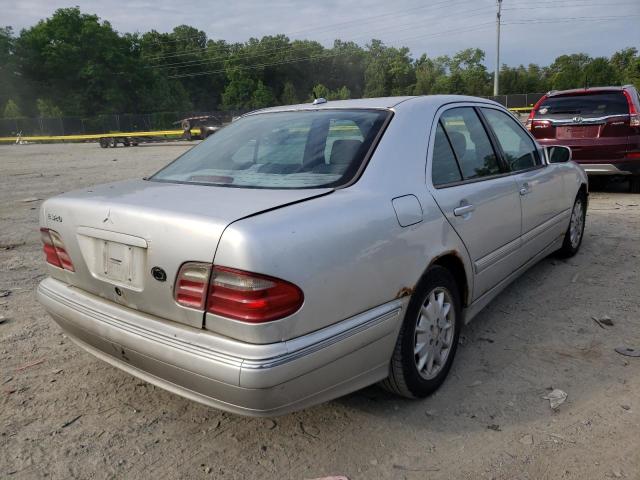 Photo 4 from auction – 2001 MERCEDES-BENZ E 320 with VIN WDBJF65J61B309516