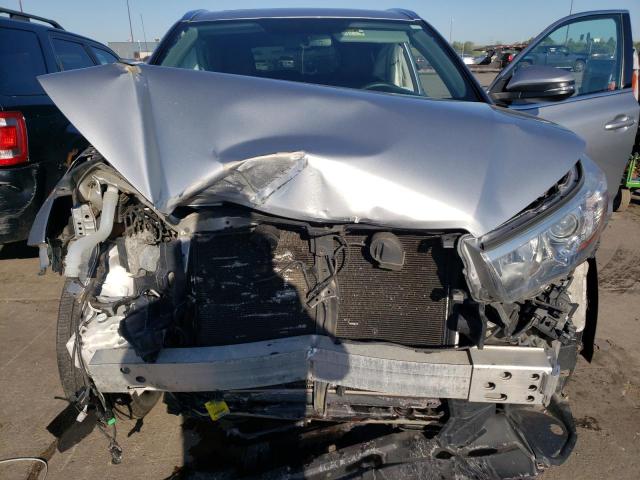 Foto 7 de la subasta – 2015 TOYOTA HIGHLANDER con VIN 5TDJKRFH4FS197549
