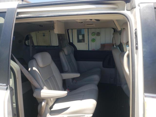 Photo 6 from auction – 2010 CHRYSLER TOWN & COU with VIN 2A4RR8D12AR398201