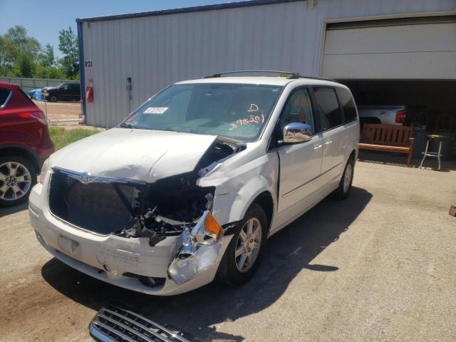 Photo 2 from auction – 2010 CHRYSLER TOWN & COU with VIN 2A4RR8D12AR398201