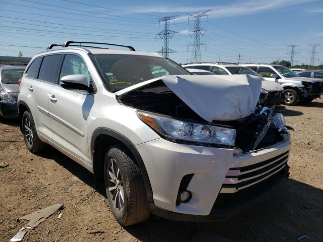 TOYOTA HIGHLANDER 2017 с VIN 5TDJZRFHXHS459783 - Фото с аукциона