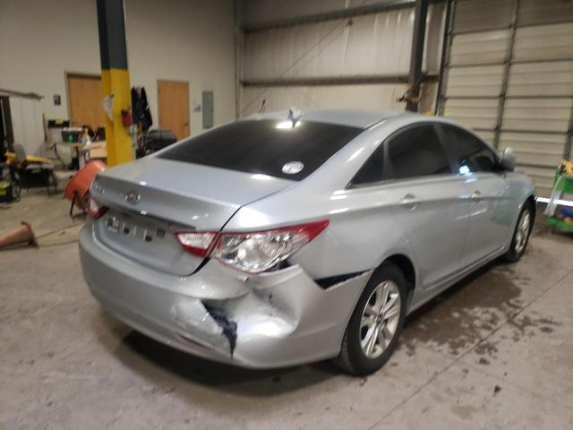 Photo 4 from auction – 2011 HYUNDAI SONATA with VIN 5NPEB4AC2BH016528