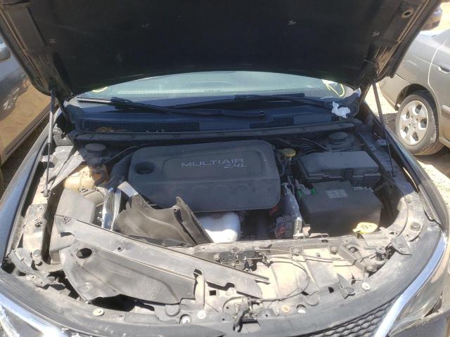 Photo 7 from auction – 2015 CHRYSLER 200 LIMITE with VIN 1C3CCCABXFN697845
