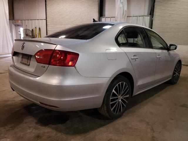 Photo 4 from auction – 2011 VOLKSWAGEN JETTA TDI with VIN 3VW3L7AJ9BM101006