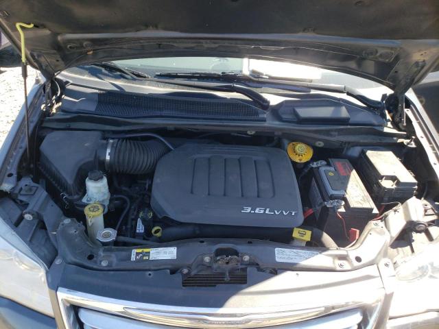 Photo 7 from auction – 2016 CHRYSLER TOWN & COU with VIN 2C4RC1BG2GR199406