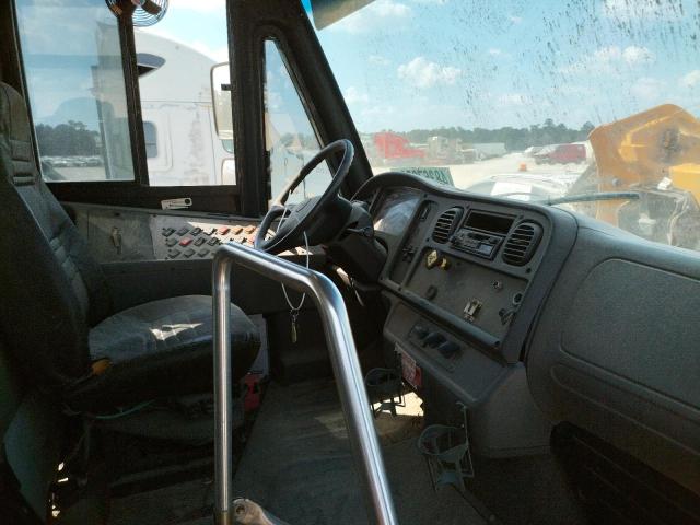 Photo 5 from auction – 2007 FREIGHTLINER CHASSIS B2 with VIN 4UZABPCS47CY23295