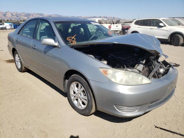 TOYOTA CAMRY LE 2005 with VIN 4T1BF30K25U609922 - Photo from auction