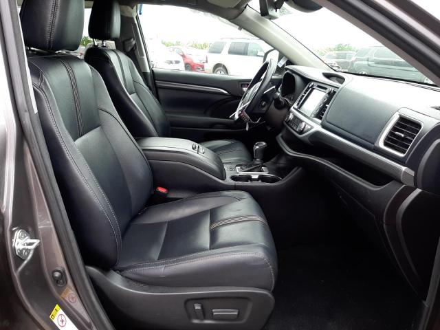 Photo 5 from auction – 2018 TOYOTA HIGHLANDER with VIN 5TDJZRFH2JS529489