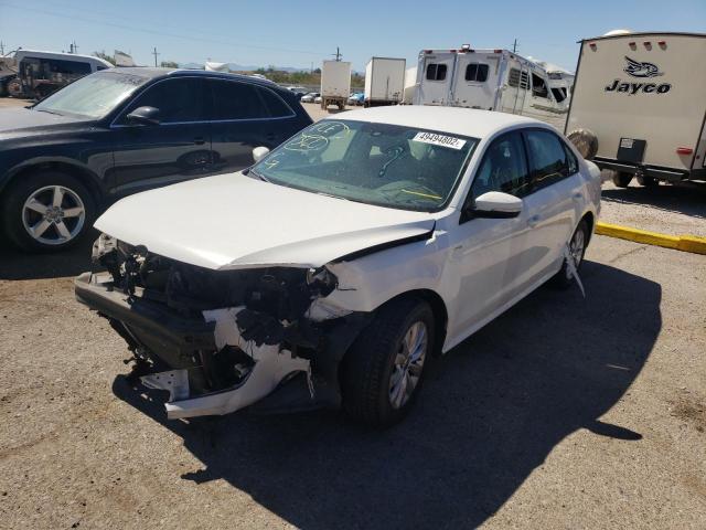 Photo 2 from auction – 2015 VOLKSWAGEN PASSAT S with VIN 1VWAT7A35FC034419