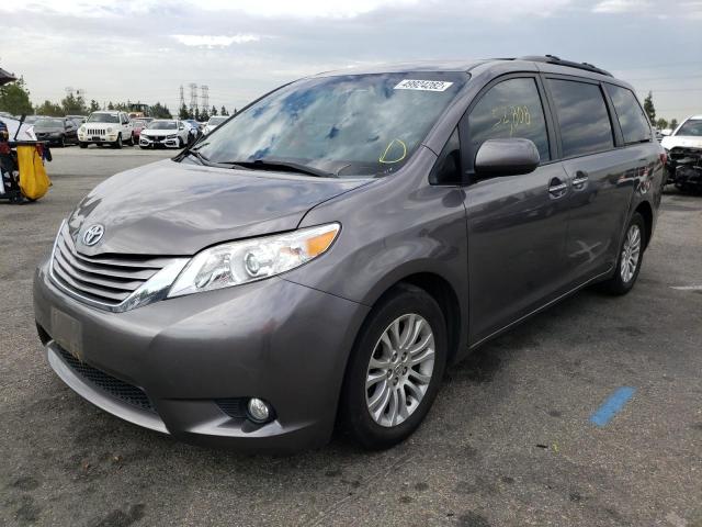 Photo 2 from auction – 2015 TOYOTA SIENNA XLE with VIN 5TDYK3DC5FS643694