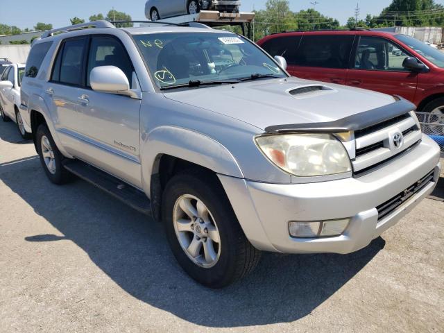 TOYOTA 4RUNNER SR 2004 مع رقم تعريف المركبة JTEBU14R740025992 - صورة من المزاد