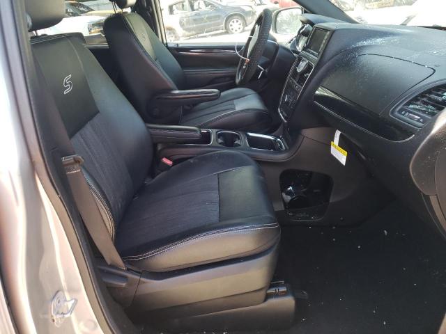 Photo 5 from auction – 2015 CHRYSLER TOWN & COU with VIN 2C4RC1HG5FR582732