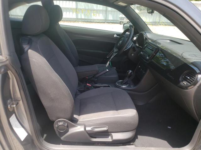 Photo 5 from auction – 2013 VOLKSWAGEN BEETLE with VIN 3VWFP7AT7DM643081