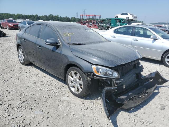 VOLVO S60 2015 مع رقم تعريف المركبة YV140MFJ3F2358015 - صورة من المزاد