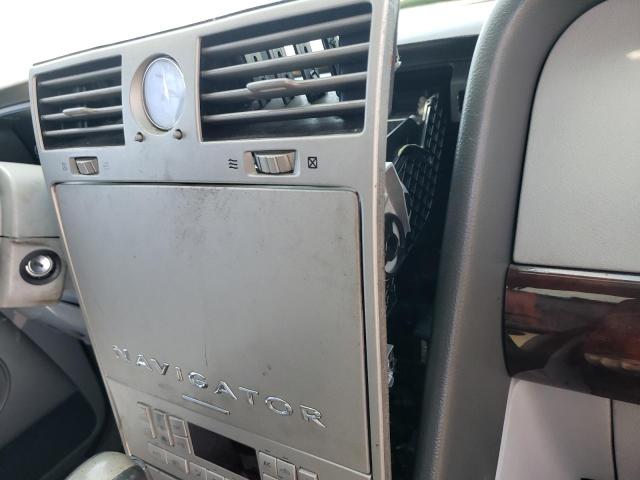 Photo 9 from auction – 2004 LINCOLN NAVIGATOR with VIN 5LMFU28R44LJ01505