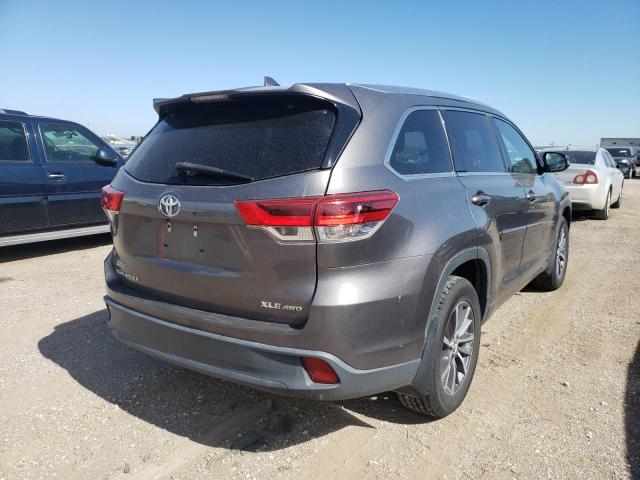 Photo 4 from auction – 2018 TOYOTA HIGHLANDER with VIN 5TDJZRFH1JS827113