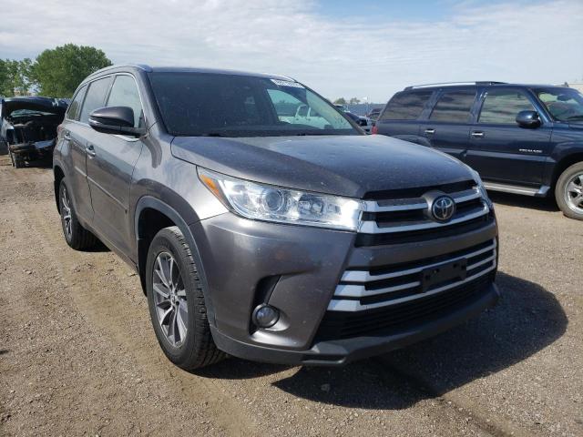 TOYOTA HIGHLANDER 2018 with VIN 5TDJZRFH1JS827113 - Photo from auction