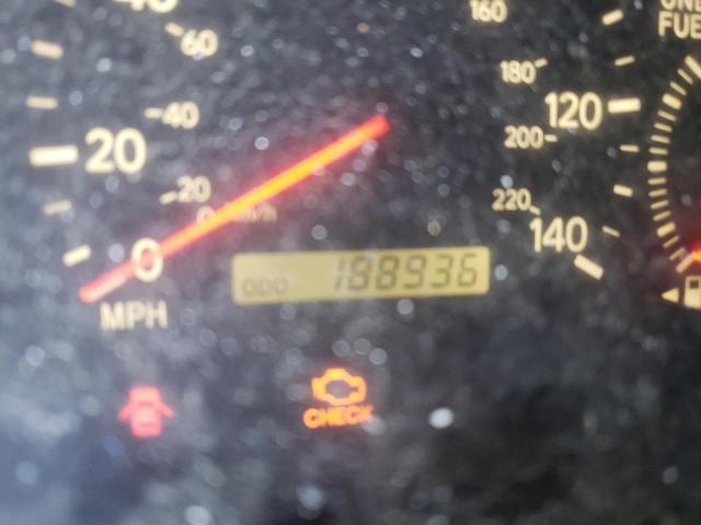 Photo 8 from auction – 2000 LEXUS ES 300 with VIN JT8BF28G2Y5097848