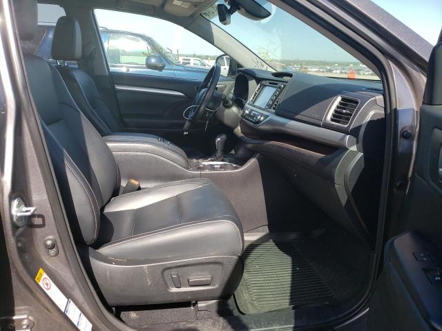 Photo 5 from auction – 2018 TOYOTA HIGHLANDER with VIN 5TDJZRFH1JS827113