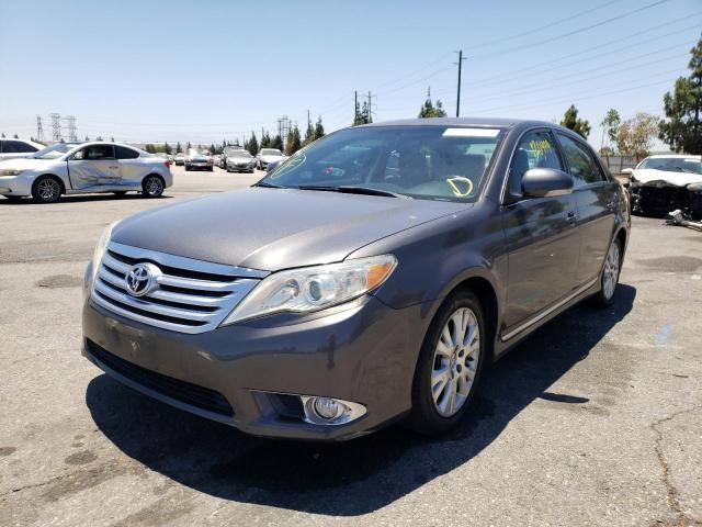 Zdjęcie 2 z aukcji – 2012 TOYOTA AVALON BAS z VIN 4T1BK3DB1CU451088