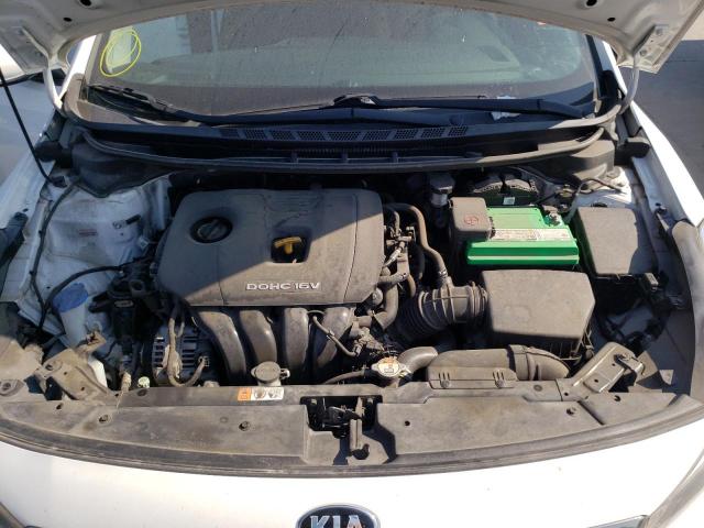 Photo 7 from auction – 2017 KIA FORTE LX with VIN 3KPFK4A74HE079795