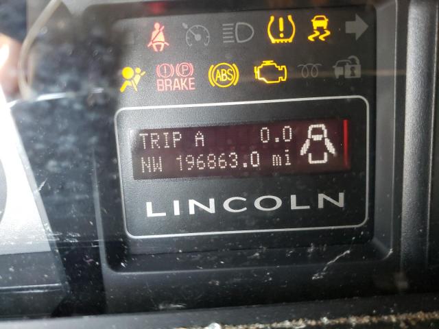 Photo 8 from auction – 2010 LINCOLN NAVIGATOR with VIN 5LMJJ2J5XAEJ10834