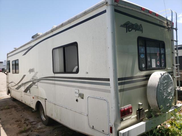 Photo 3 from auction – 2001 FLEE CAMPER with VIN 5B4KP57G513330307