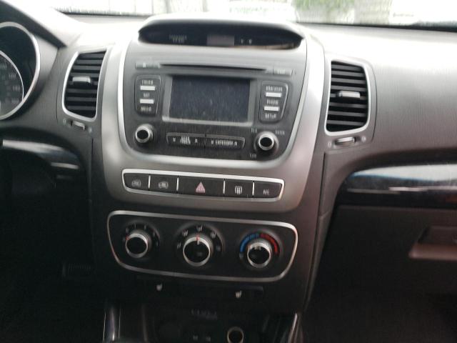 Photo 9 from auction – 2014 KIA SORENTO LX with VIN 5XYKT3A68EG523949