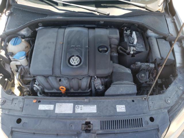 Photo 7 from auction – 2013 VOLKSWAGEN PASSAT SE with VIN 1VWBP7A31DC031829