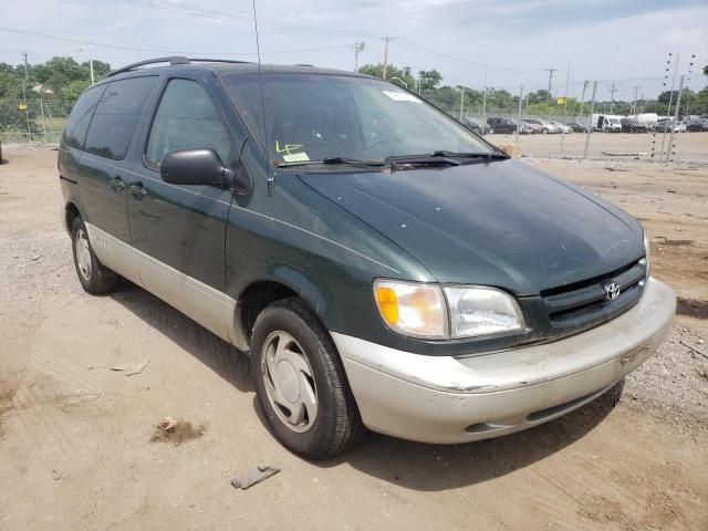 TOYOTA SIENNA 2000 with VIN 4T3ZF13C5YU214314 - Photo from auction