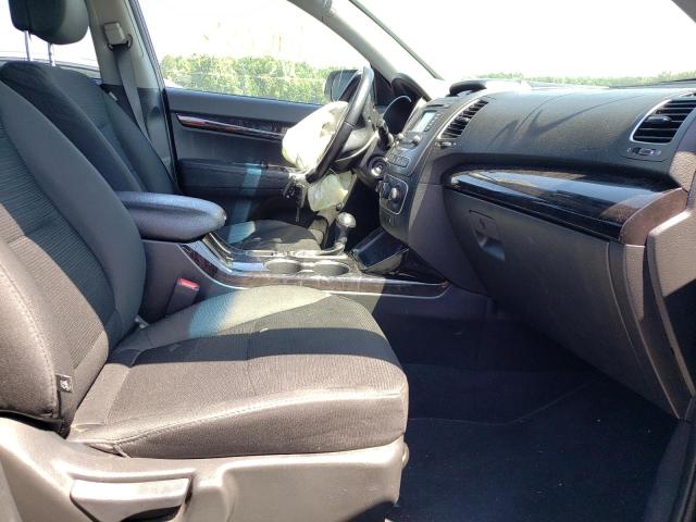 Photo 5 from auction – 2015 KIA SORENTO LX with VIN 5XYKTDA60FG565653