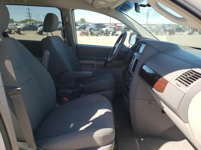 Photo 5 from auction – 2010 CHRYSLER TOWN & COU with VIN 2A4RR4DE0AR173805